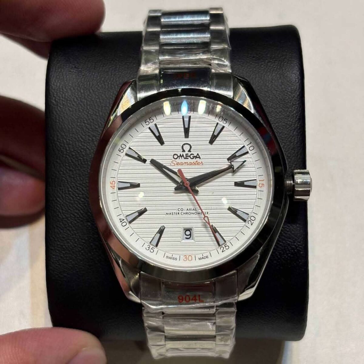 ساعت مردانه امگا Seamaster سیلور - تصویر 2
